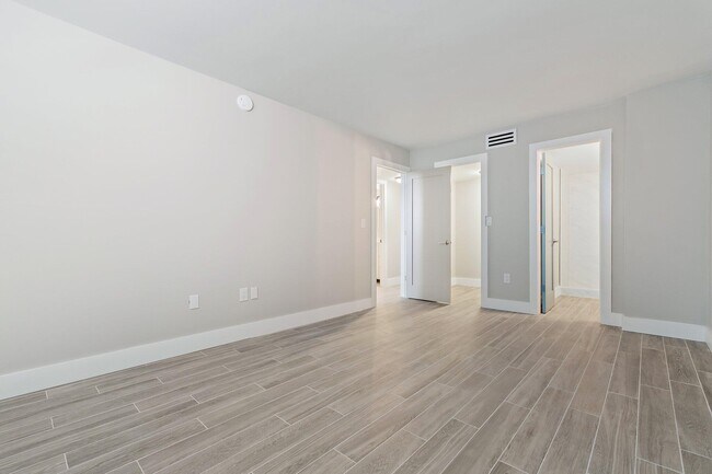 Building Photo - 108 Paradise Harbour Blvd