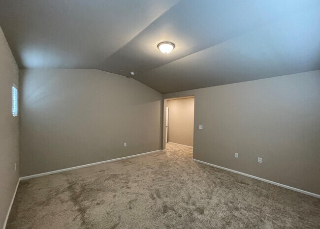 Building Photo - 1037 Timberline Ave