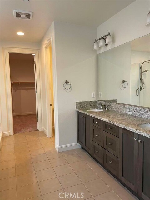 Building Photo - 31 Swift