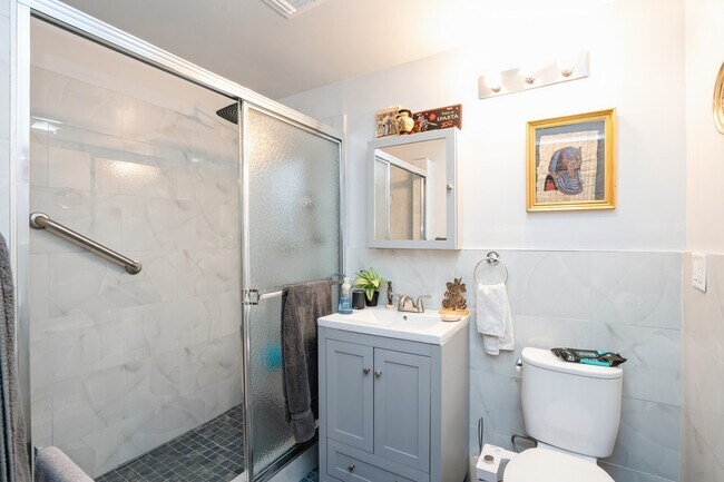 Building Photo - 105 Westervelt Pl