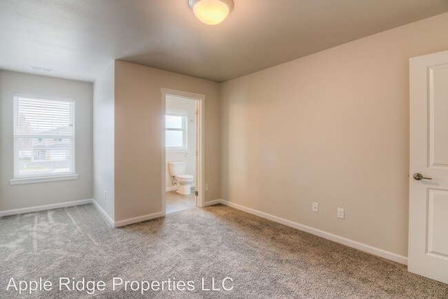 Building Photo - 2400 Woolsey Ln