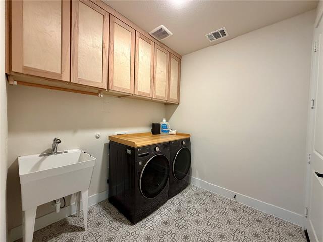 Building Photo - 7217 Ladybug Ln