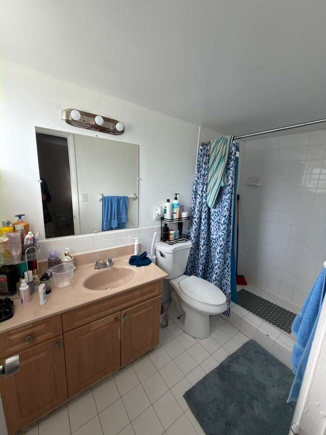 Building Photo - 15225 NE 6th Ave