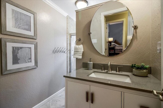 Building Photo - LOVELY 3 Bed/2 Bath Home in San Jose on a ...