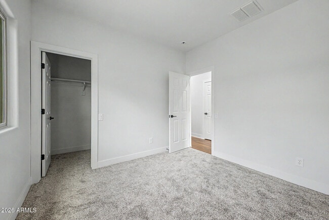 Building Photo - 3113 E Chisum Ln
