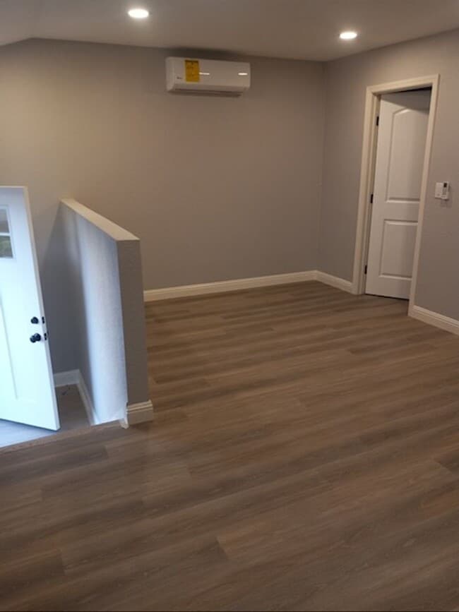 Building Photo - Commuters dream location, 1 bedroom apartment a few blocks from highway 680