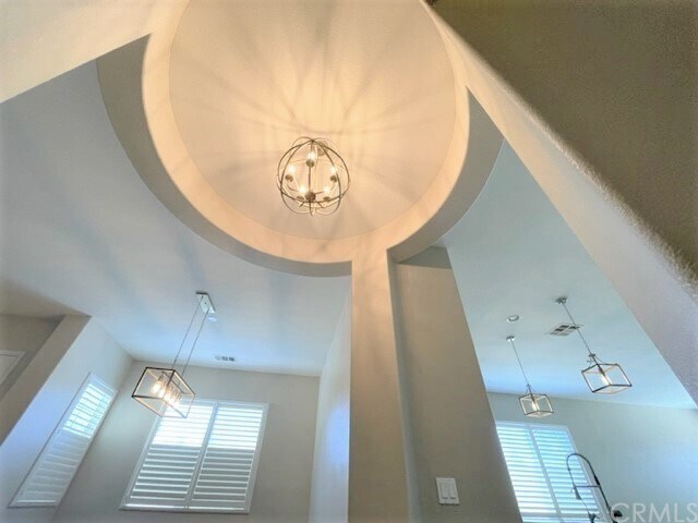 Building Photo - 34206 Pinehurst Dr