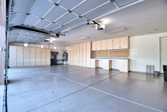 Building Photo - 27115 N 44th St