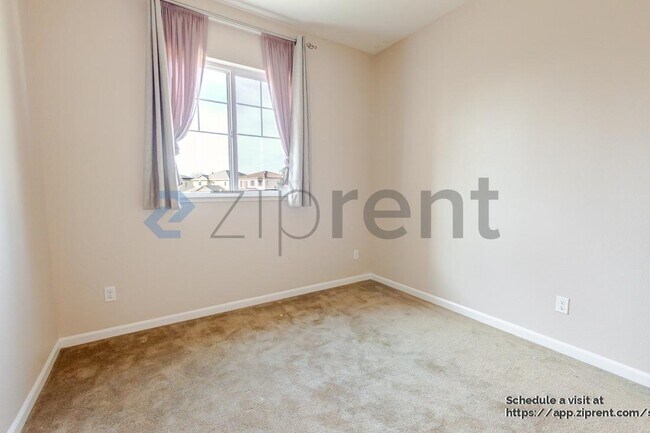 Building Photo - 681 Ringneck Ct