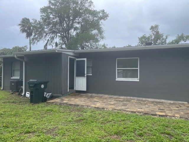 Building Photo - 543 Sandra Ave