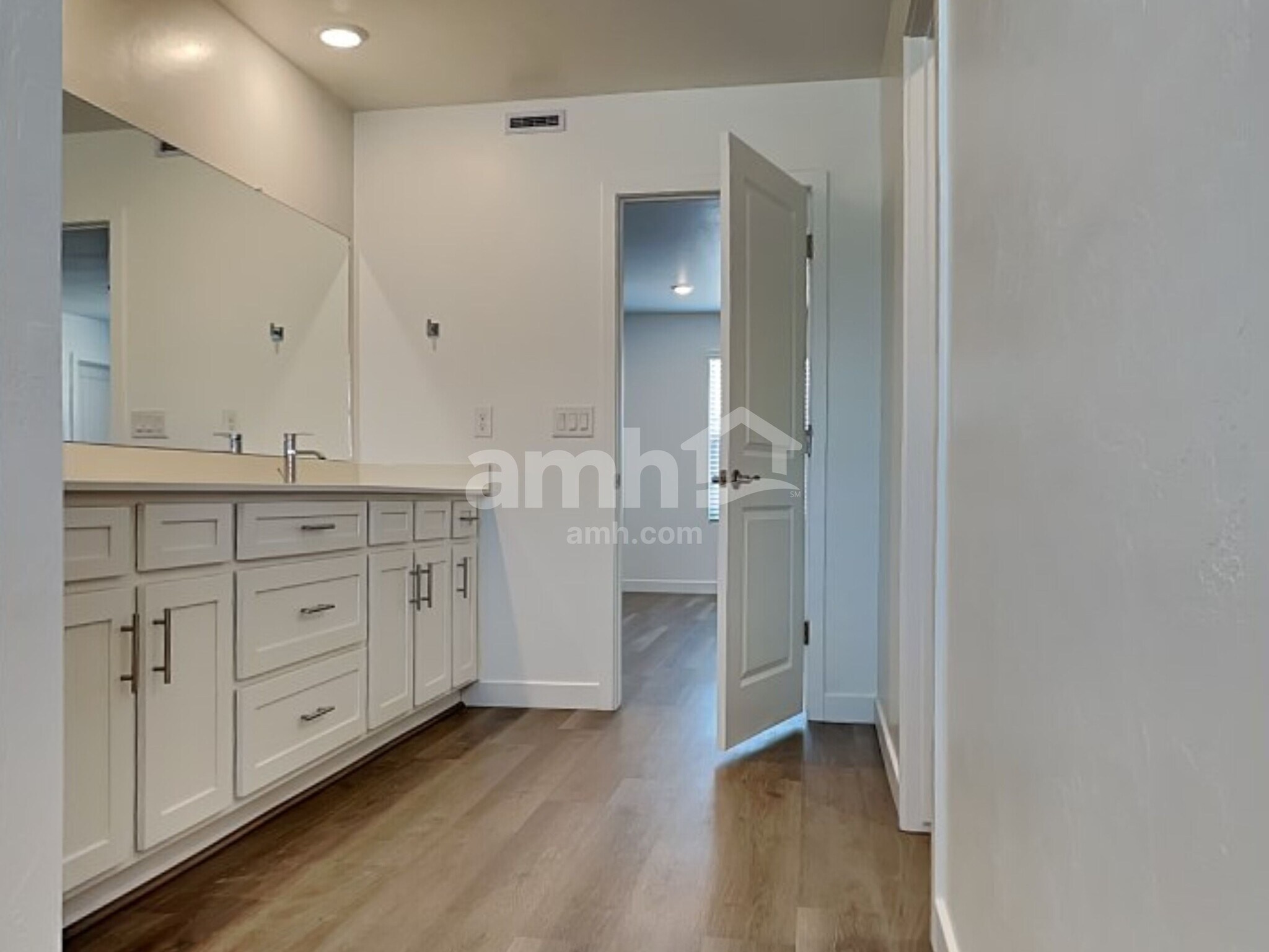 Building Photo - 6504 E Paseo Alga