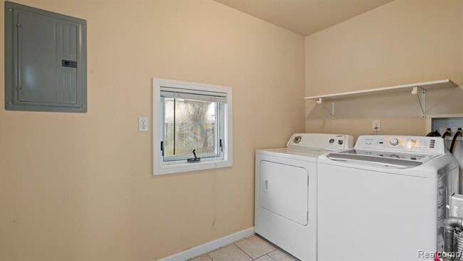 Building Photo - 23773 Hazelwood Ave