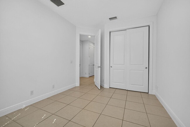 Building Photo - 4113 Faraday Wy