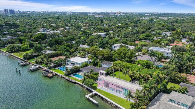 Building Photo - 9301 N Bayshore Dr