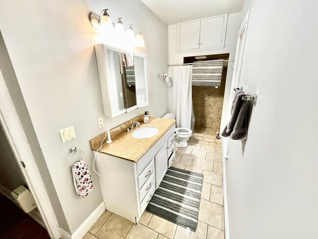 Building Photo - Varsity Management