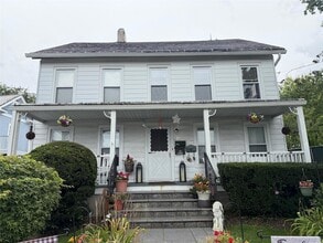 Building Photo - 20 Campwoods Rd