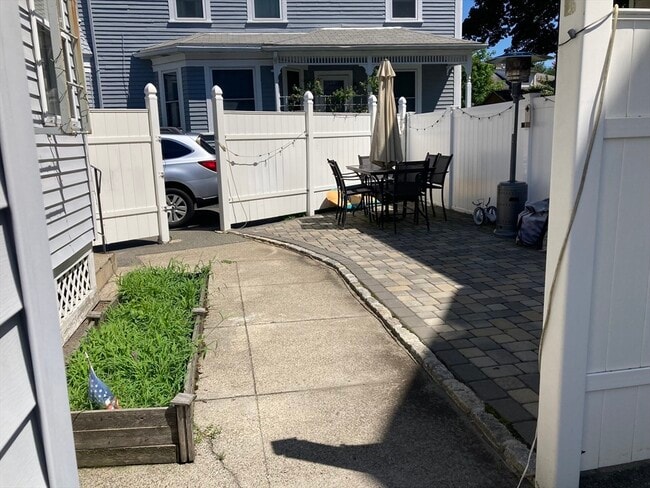 Building Photo - 59 Fiske Ave