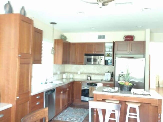 Building Photo - Stunning 3-Bedroom/3-Bathroom in Sunny Ewa...