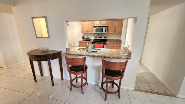 Building Photo - 2455 Lindell Blvd