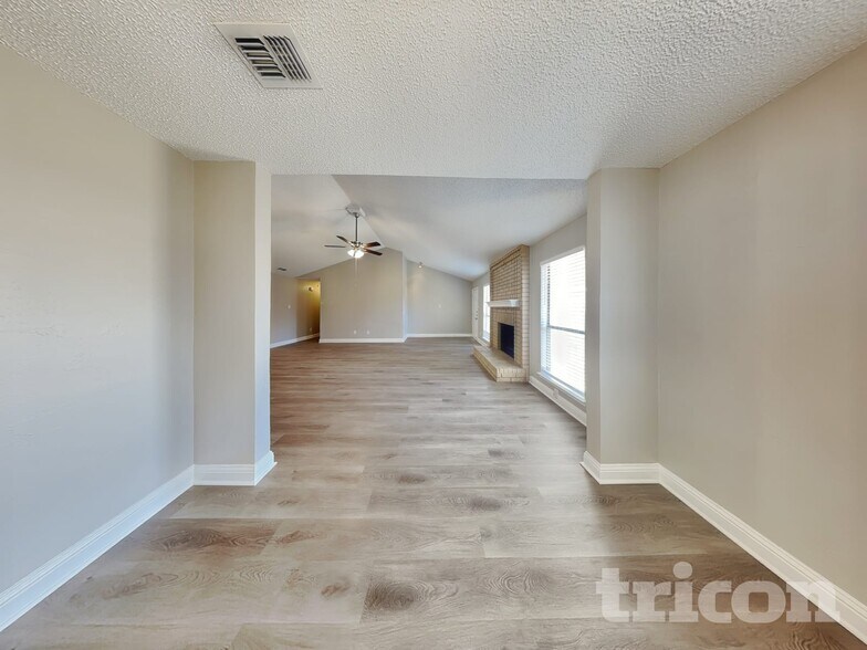 Building Photo - 6211 Minuteman Ln