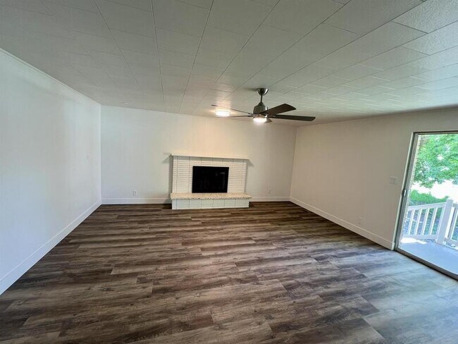 Building Photo - 144 S 100 W