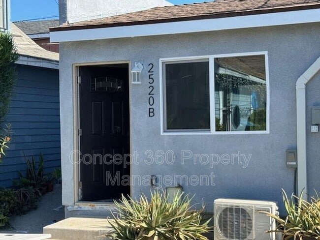 Primary Photo - 2520 E Anaheim St