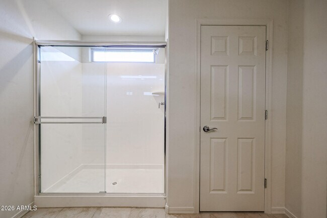 Building Photo - 9009 W San Miguel Ave