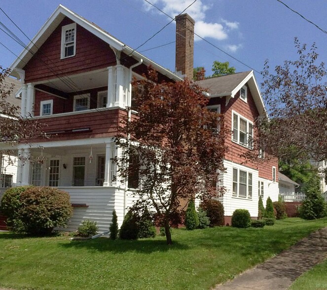 Primary Photo - 1937 Storrs Ave