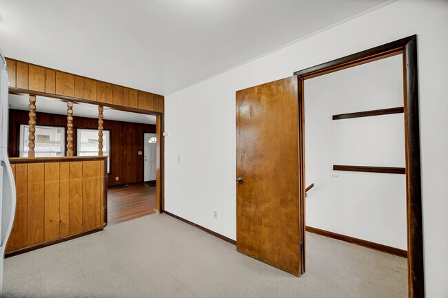 Building Photo - 2611 Ellen Ave