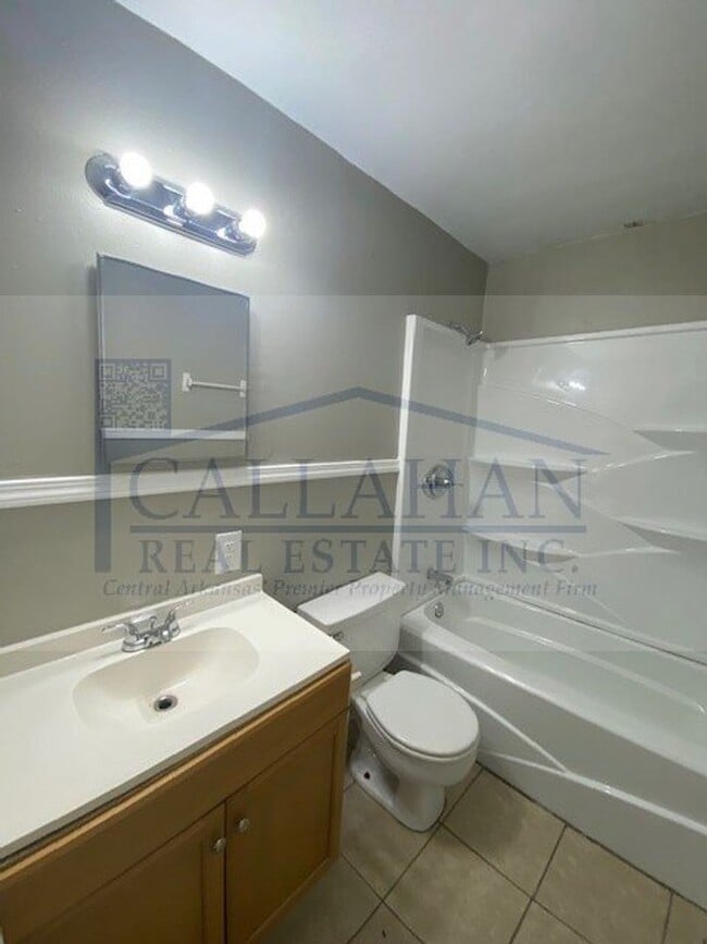 Building Photo - NLR 2 Bedroom Home