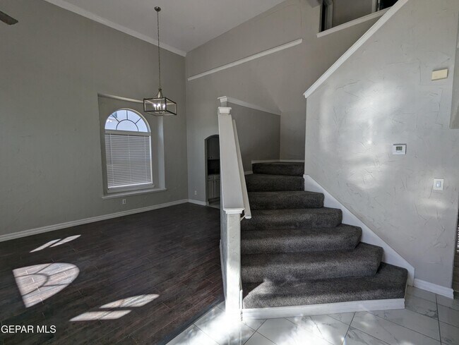 Building Photo - 636 Paseo De Flor Cir