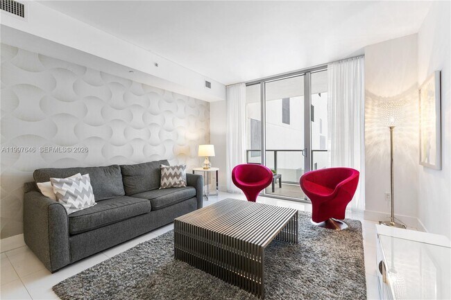 Building Photo - 1300 Brickell Bay Dr