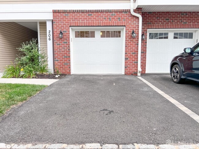 Building Photo - 102 Dickson Ct