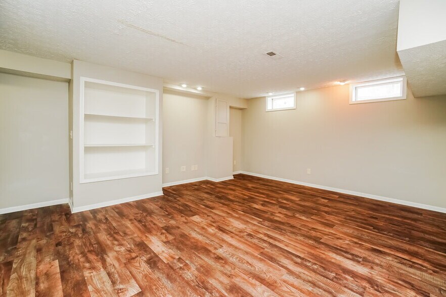 Building Photo - 2965 Brookwell Dr