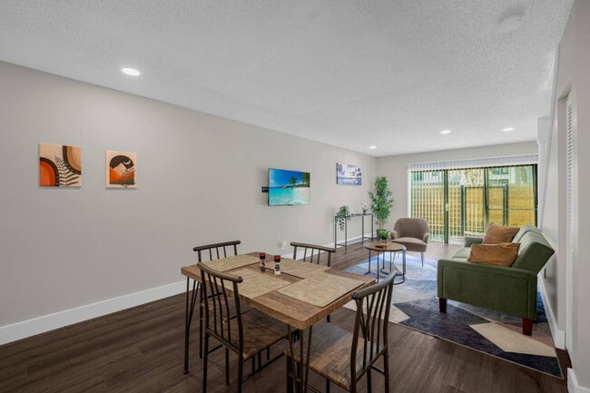 Building Photo - 13803 Heritage Club Dr