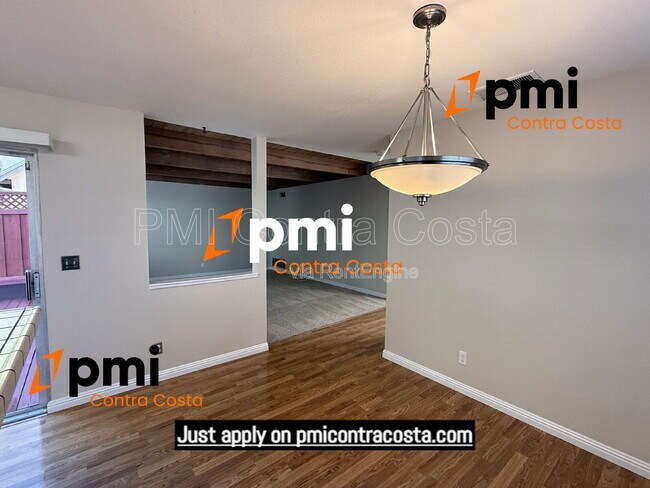 Building Photo - 974 Signal Ct