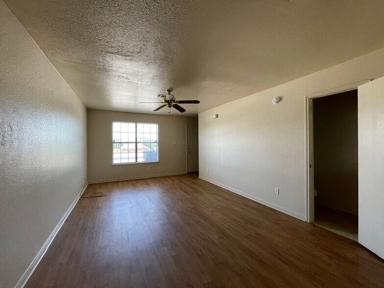 Building Photo - 3408 Zephyr Rd