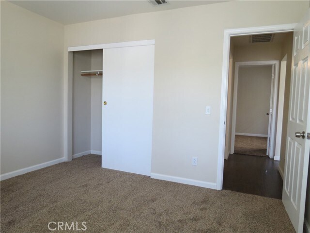 Building Photo - 572 N Orange St