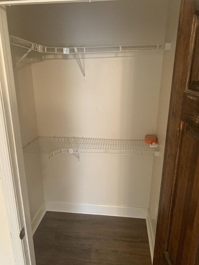 Building Photo - Charming 1-Bedroom Apartment with Hardwood Floors in York, PA!