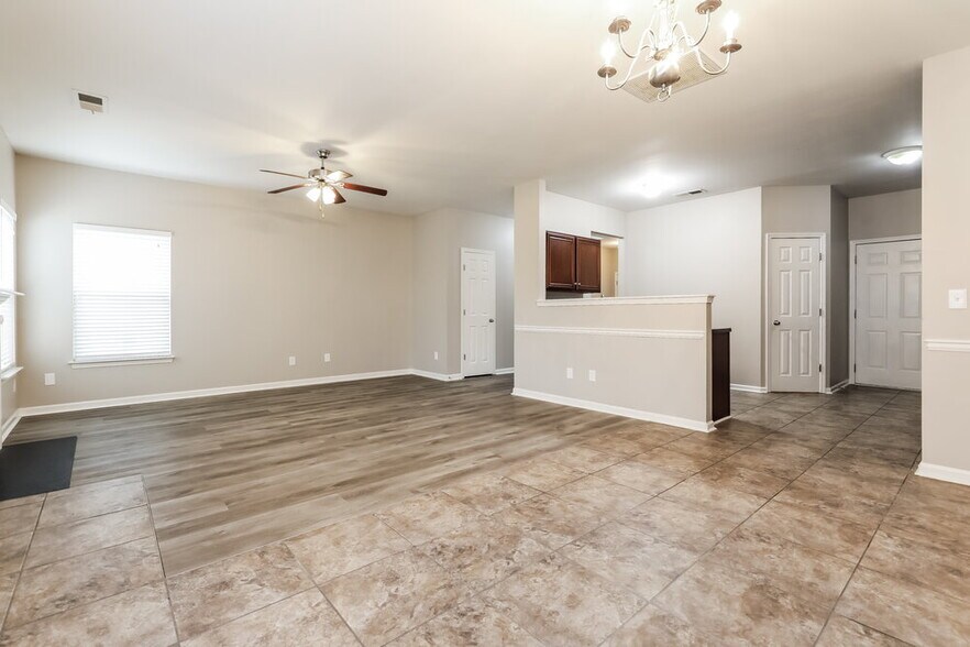 Building Photo - 6450 Splitpine Ct