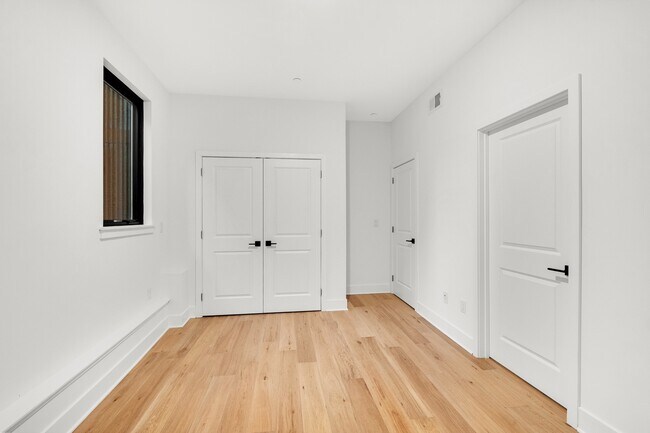 Building Photo - 1328 S 9th St