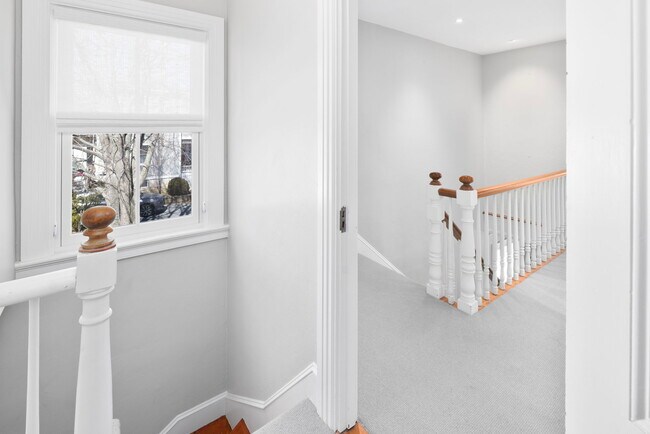 Building Photo - 89 Gibbs Ave