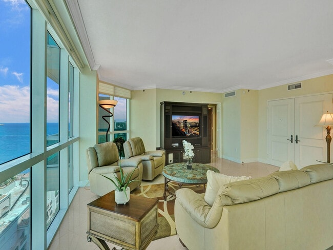 Building Photo - 101 S Fort Lauderdale Beach Blvd