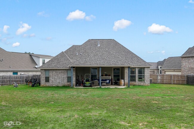 Building Photo - 4 BEDROOM 3 BATH DOGWOOD