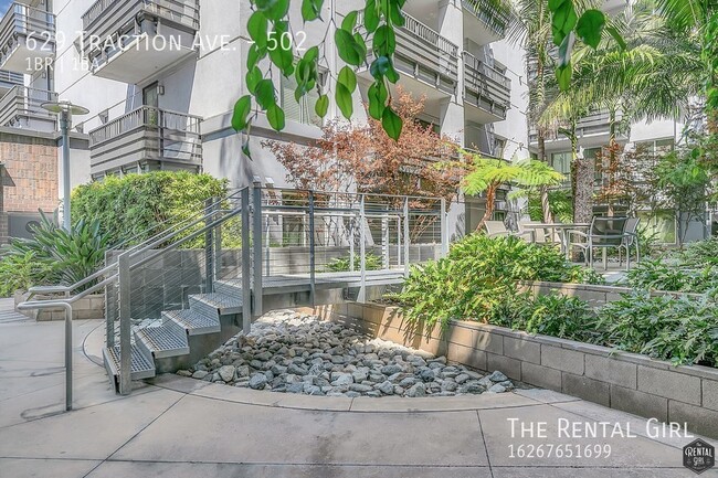 Building Photo - Bright 1 Bed/1 Bath Arts District Condo| S...