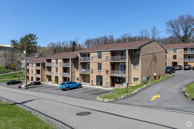 Primary Photo - Landmark Apartments