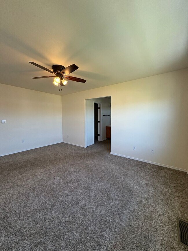 Building Photo - Stunning 2-Story 4 Bedroom Home With Finished Walk-Out Basement and Bonus Room