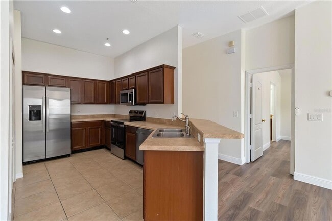 Building Photo - 6484 S Goldenrod Rd