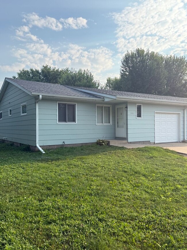 Building Photo - 2406 Skeels Ave
