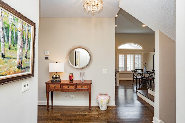 Main Floor Entry - 515 River St